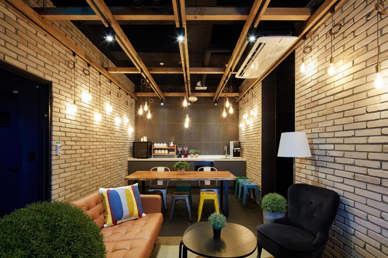Hostel Cleo Seoul Hongdae Dış mekan fotoğraf